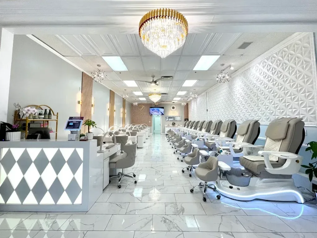 Diamond Nails — Nail salon in Wilmington